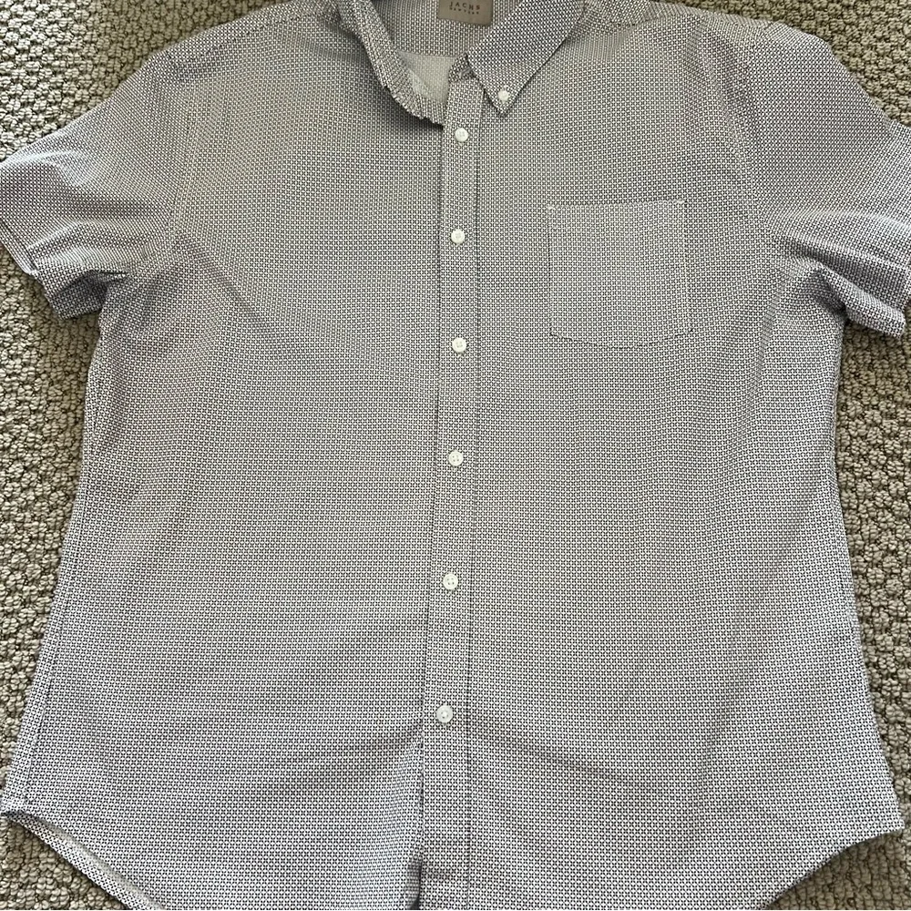 Casual Short-Sleeve Button-Down Shirt - Light Blue Micro Dot